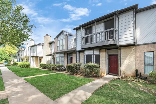 $1,700 | 12400 Brookglade Circle, Unit 47, Houston, TX 77099