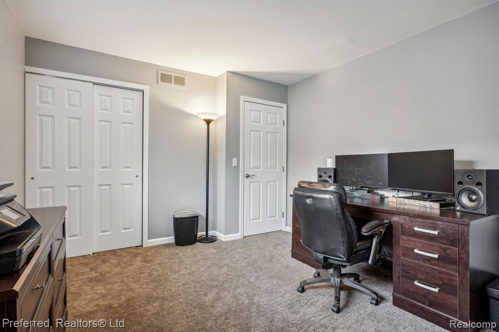 42050 Old Bridge Road Canton, MI 48188 - Photo 10 of 30