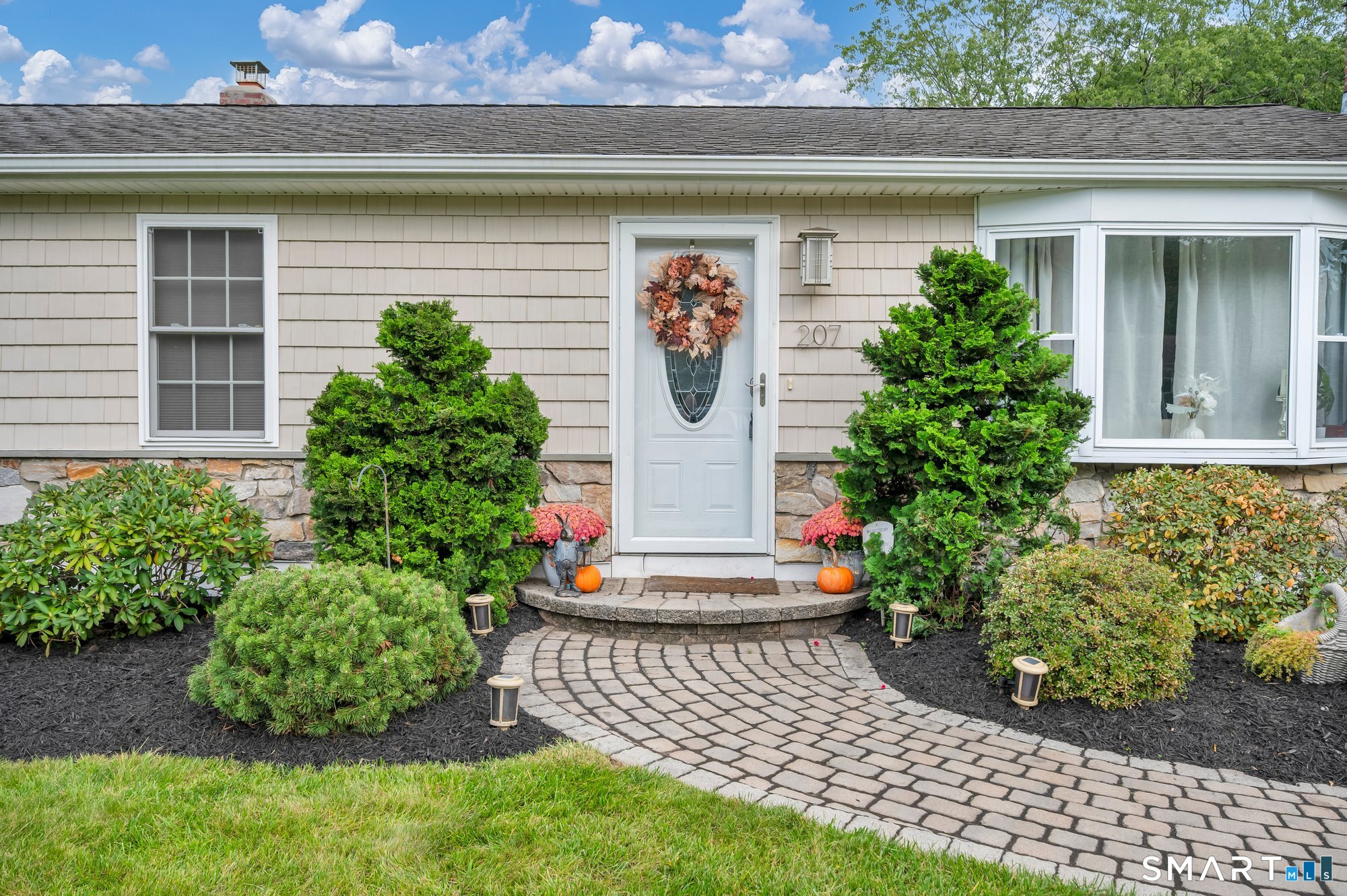 207 Manor Road Southington, CT 06479 - Photo 5 of 38 Gallery Image 5