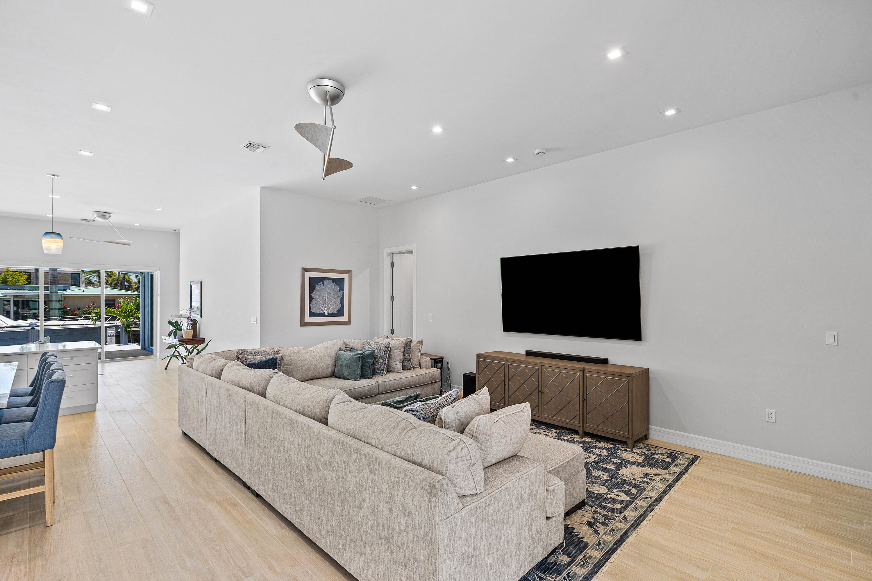 830 Northeast 72nd Street Boca Raton, FL 33487 - Photo 6 of 72 010-830Northeast72ndStreet-BocaRaton-FL-