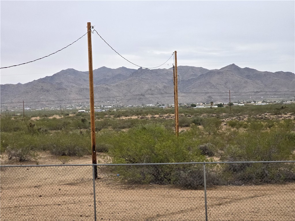 3689 North Avra Road Golden Valley, AZ 86413 - Photo 30 of 32 Mountain view