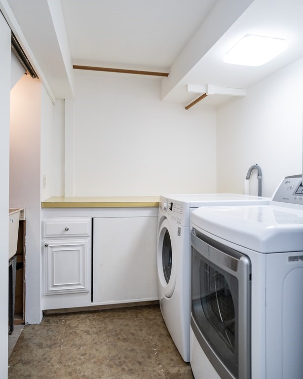 19 Pebble Ridge Road Amherst, MA 01002 - Photo 42 of 42 a utility room with dryer and washer