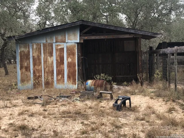 $175,000 | 156 County Road 781, Natalia, TX 78059