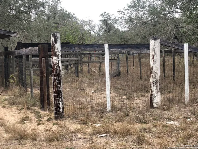 $175,000 | 156 County Road 781, Natalia, TX 78059