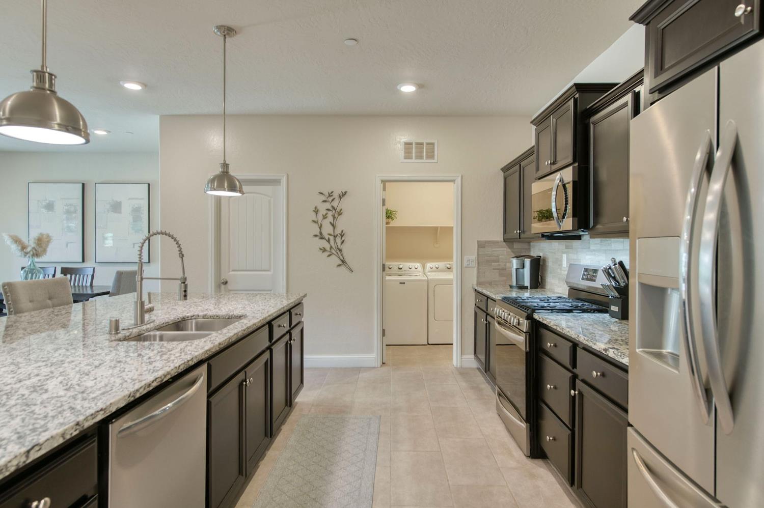 616 Expedition Way Madera, CA 93636 - Photo 14 of 66