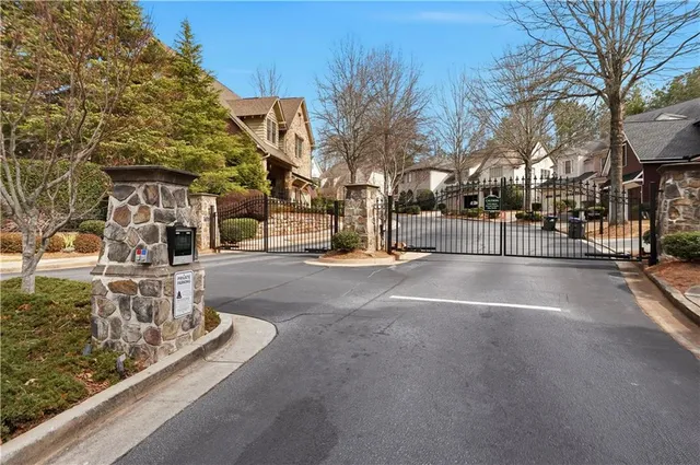 $949,000 | 515 Willow Oak Way, Roswell, GA 30076