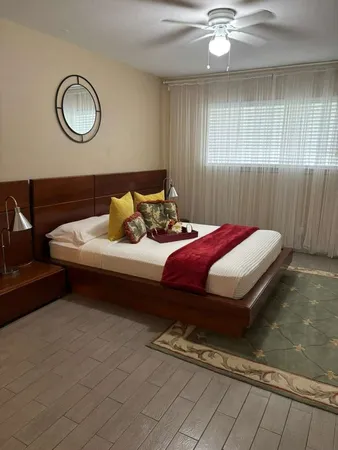 $1,525 | 7318 Dearborn Street, Unit B, Houston, TX 77055