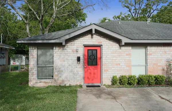 $1,525 | 7318 Dearborn Street, Unit B, Houston, TX 77055