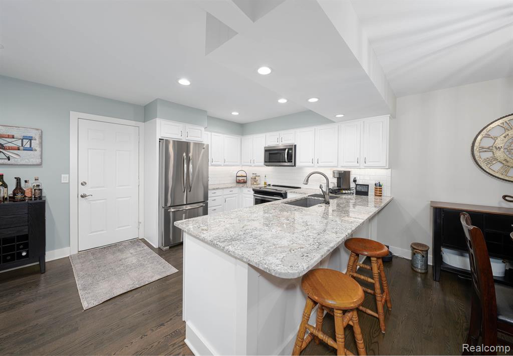 1822 Reis Court Rochester Hills, MI 48309 - Photo 9 of 29