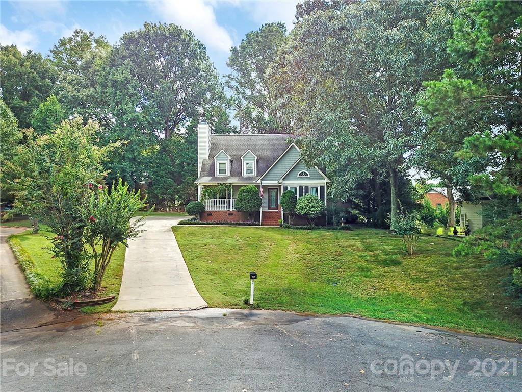 963 Pine Knoll Road Fort Mill, SC 29715 - Photo 23 of 23 a front view of a house with garden