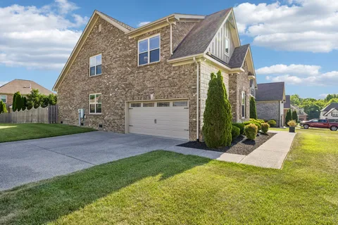 $699,900 | 6001 Spade Drive, Spring Hill, TN 37174
