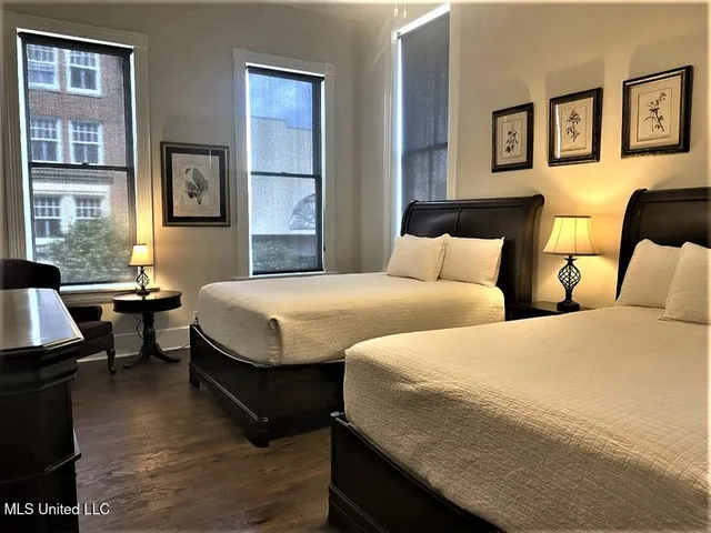 $2,250 | 105 North Pearl Street, Unit B, Natchez, MS 39120