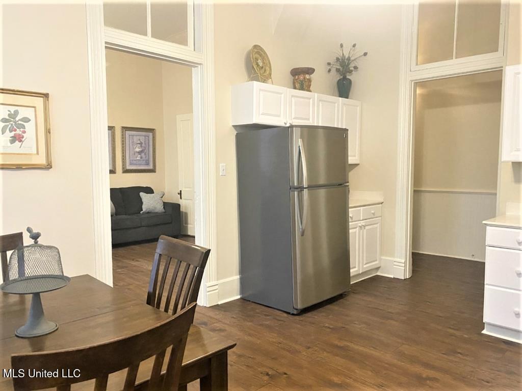 105 North Pearl Street, Unit B Natchez, MS 39120 - Photo 3 of 28 20241467_2