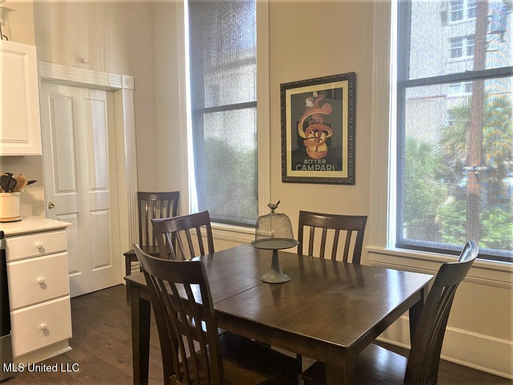 105 North Pearl Street, Unit B Natchez, MS 39120 - Photo 5 of 28 20241467_4