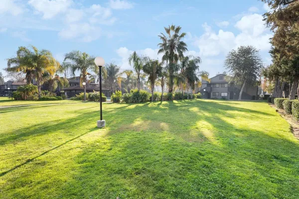 $1,425 | 4860 East Lane Avenue, Unit 118, Fresno, CA 93727