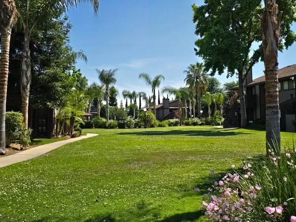 $1,425 | 4860 East Lane Avenue, Unit 118, Fresno, CA 93727