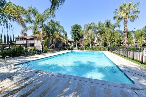 $1,425 | 4860 East Lane Avenue, Unit 118, Fresno, CA 93727