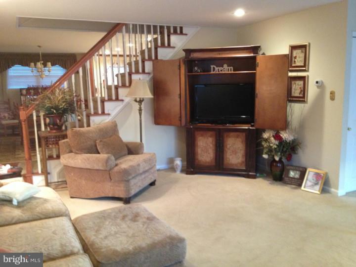 3844 Salina Road Philadelphia, PA 19154 - Photo 2 of 13 Gallery Image 2