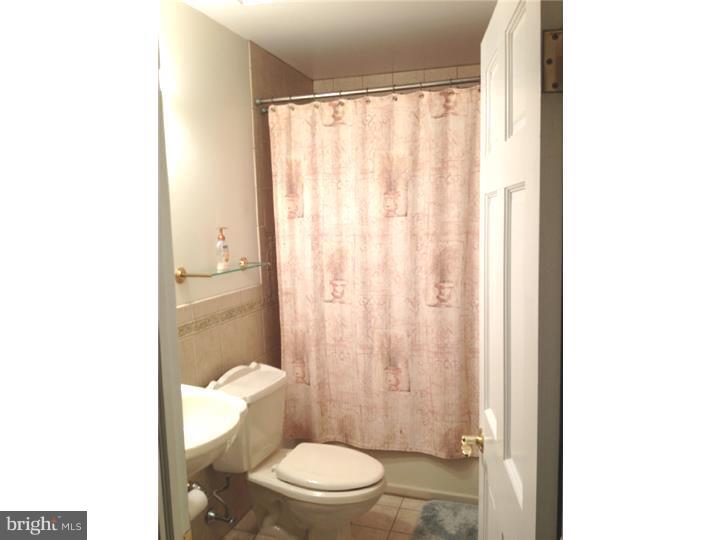 3844 Salina Road Philadelphia, PA 19154 - Photo 9 of 13 Gallery Image 9