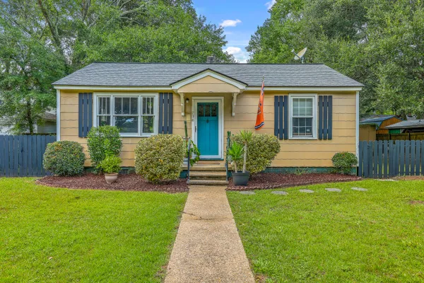$3,600 | 736 McCants Drive, Mount Pleasant, SC 29464