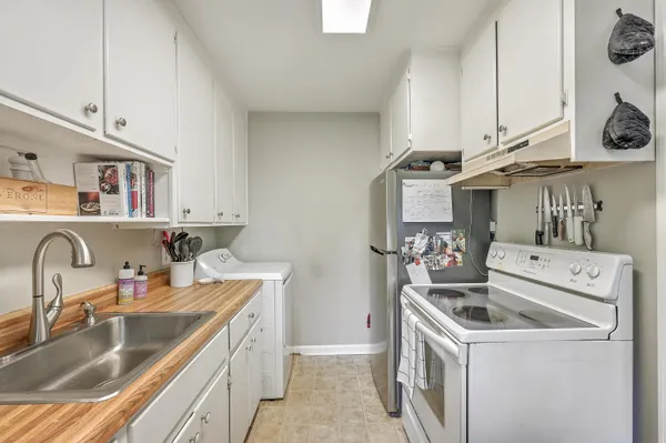 $3,600 | 736 McCants Drive, Mount Pleasant, SC 29464