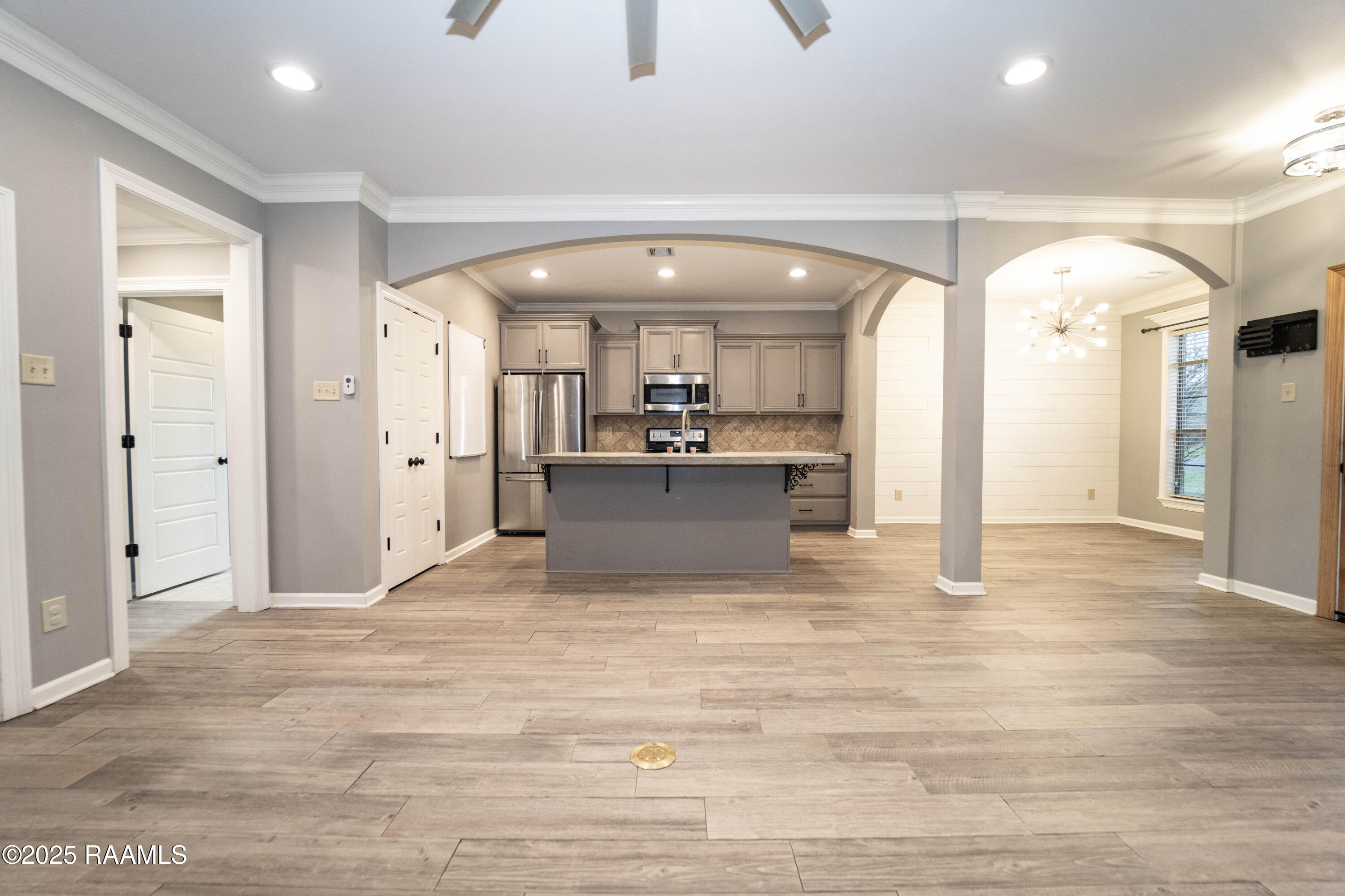 200 Bald Eagle Drive Lafayette, LA 70508 - Photo 4 of 16 Living2