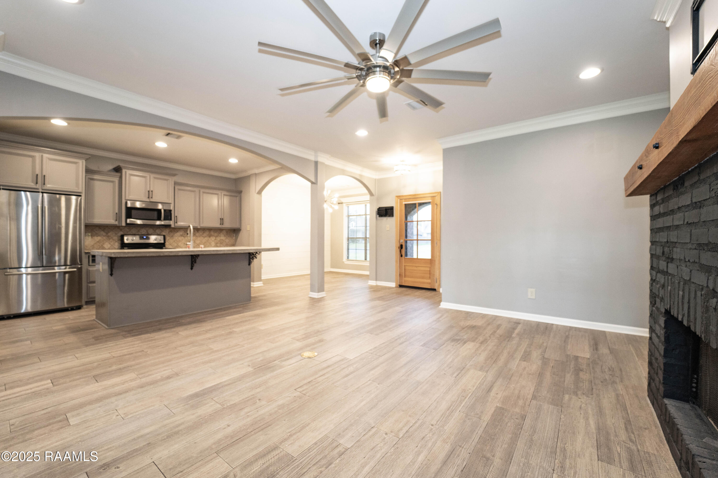 200 Bald Eagle Drive Lafayette, LA 70508 - Photo 5 of 16 Living3