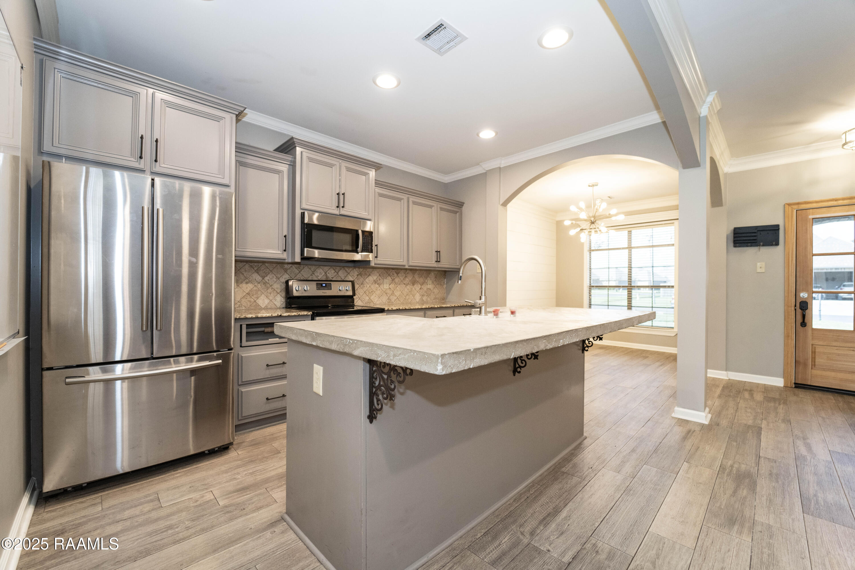 200 Bald Eagle Drive Lafayette, LA 70508 - Photo 6 of 16 Kitchen1