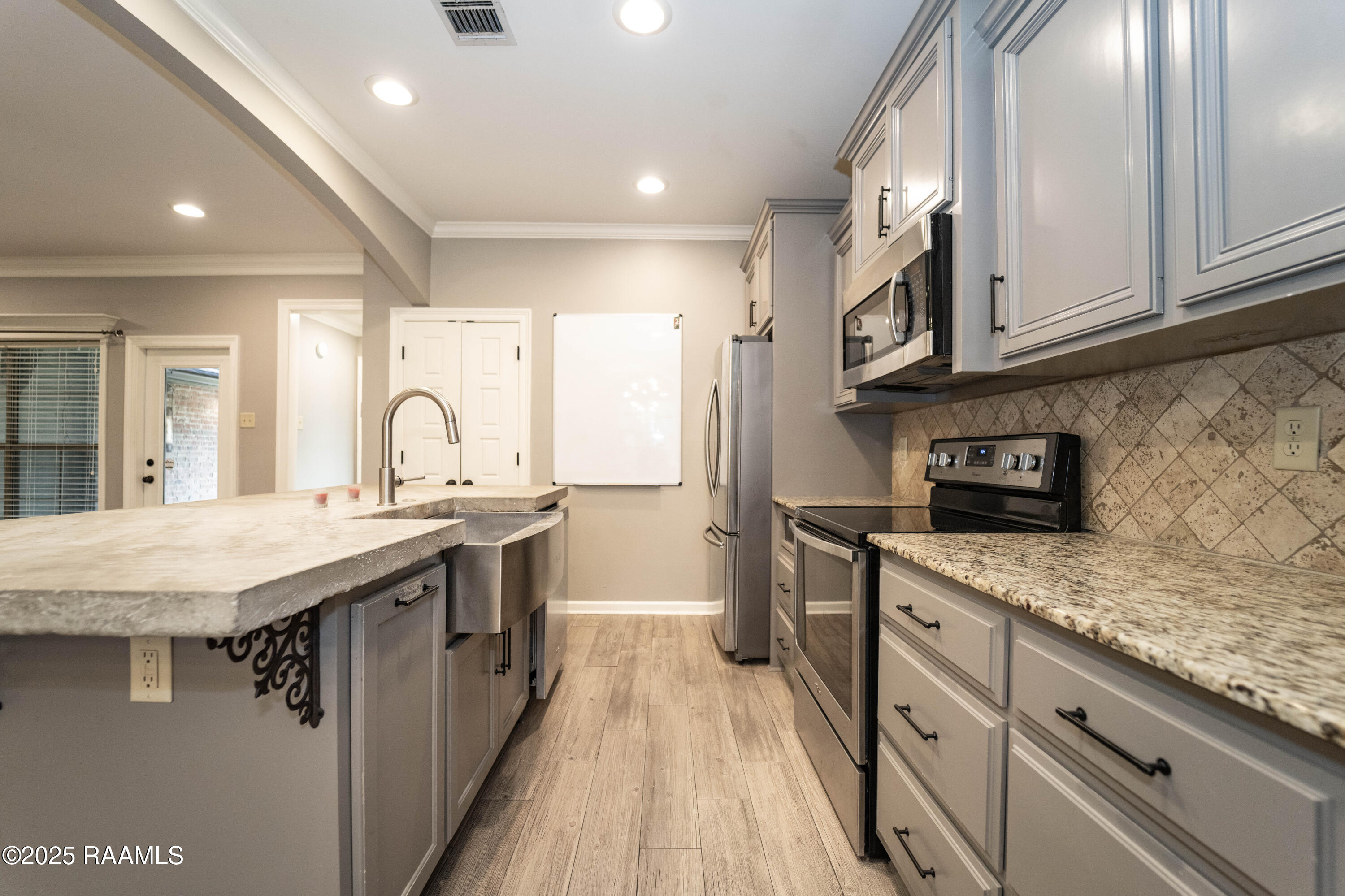200 Bald Eagle Drive Lafayette, LA 70508 - Photo 7 of 16 Kitchen2
