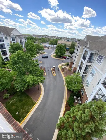 $375,000 | 12905 Centre Park Circle, Unit 212, Herndon, VA 20171