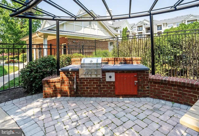 $395,000 | 12905 Centre Park Circle, Unit 212, Herndon, VA 20171