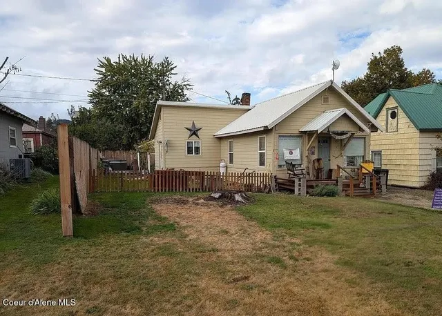 $260,000 | 235 South 5th Street, St. Maries, ID 83861