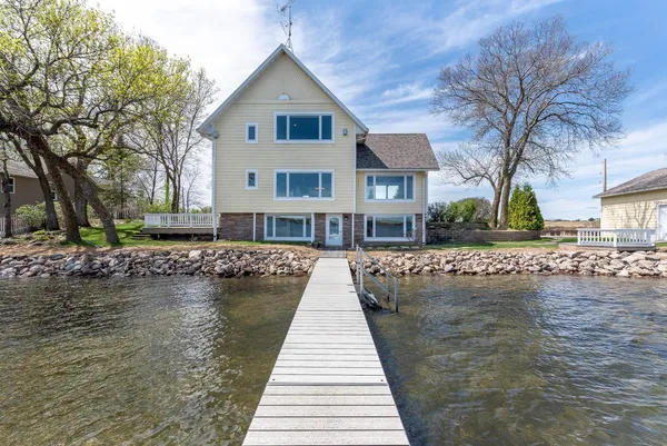 $839,800 | 3710 Sioux Lane, Madison Lake, MN 56063