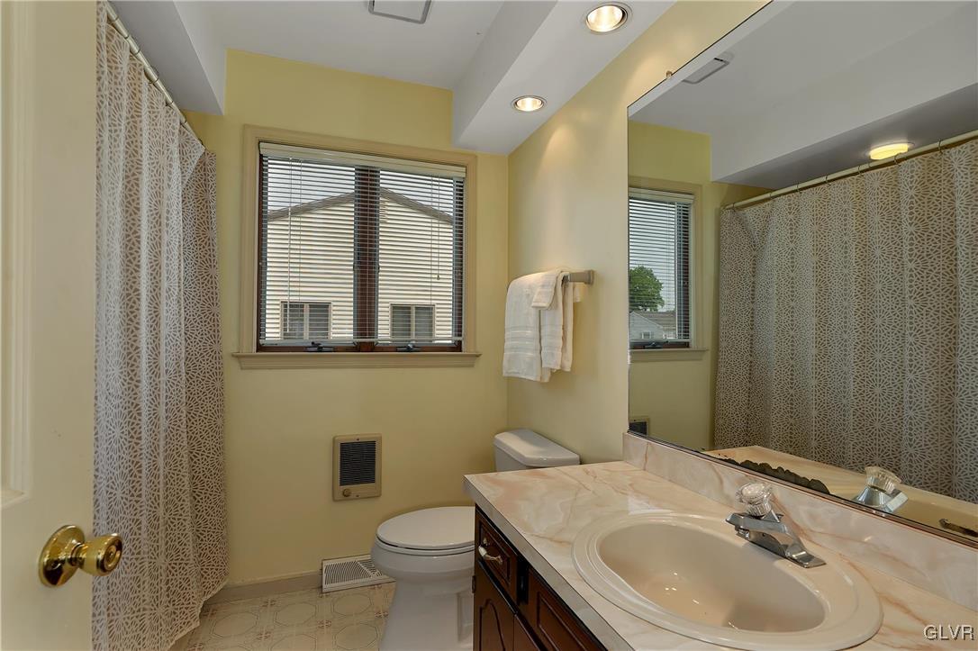 1728 Butztown Road, Unit B1 Bethlehem, PA 18017 - Photo 15 of 19 Gallery Image 15