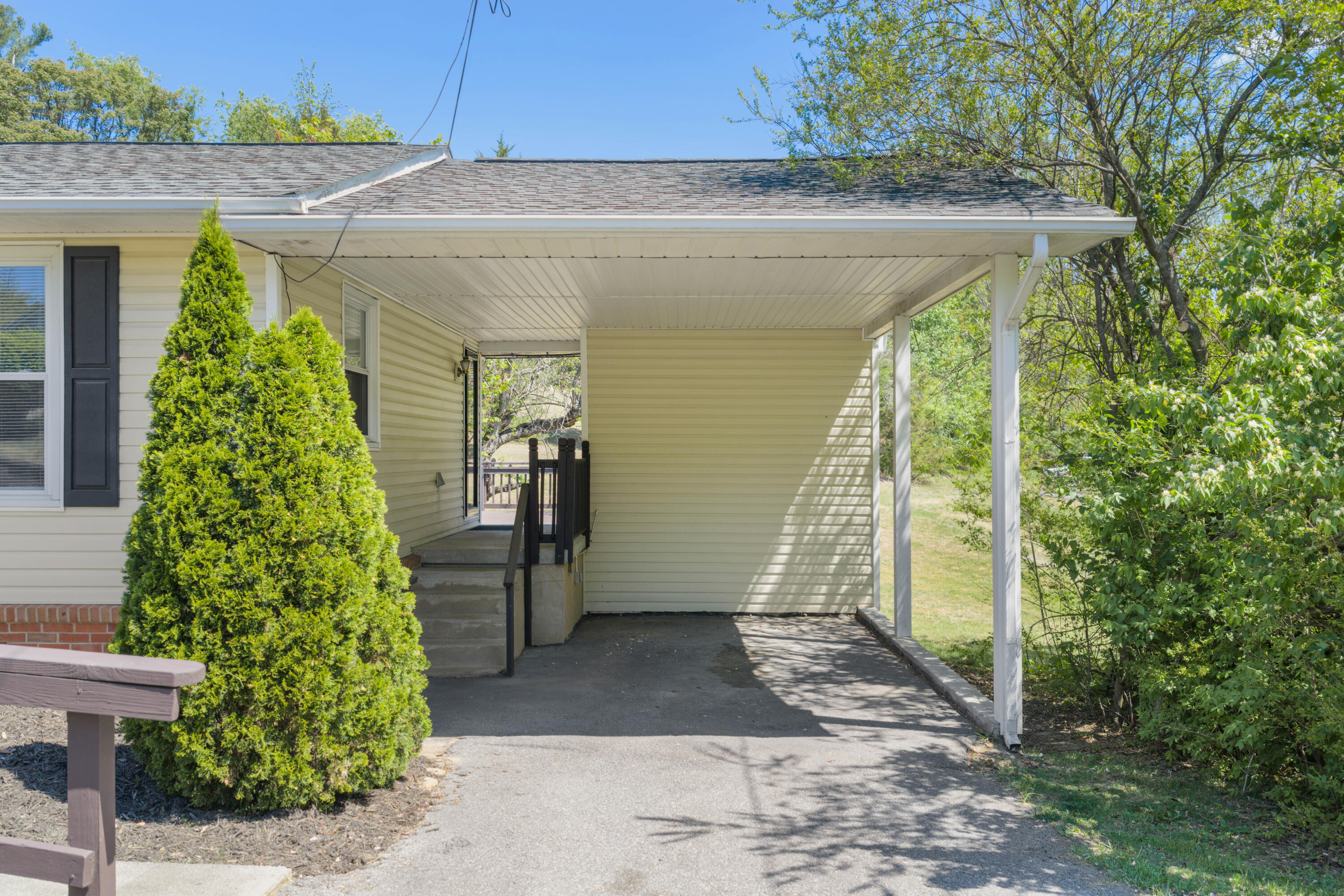 3268 Read Mountain Road Roanoke, VA 24019 - Photo 3 of 21 Carport