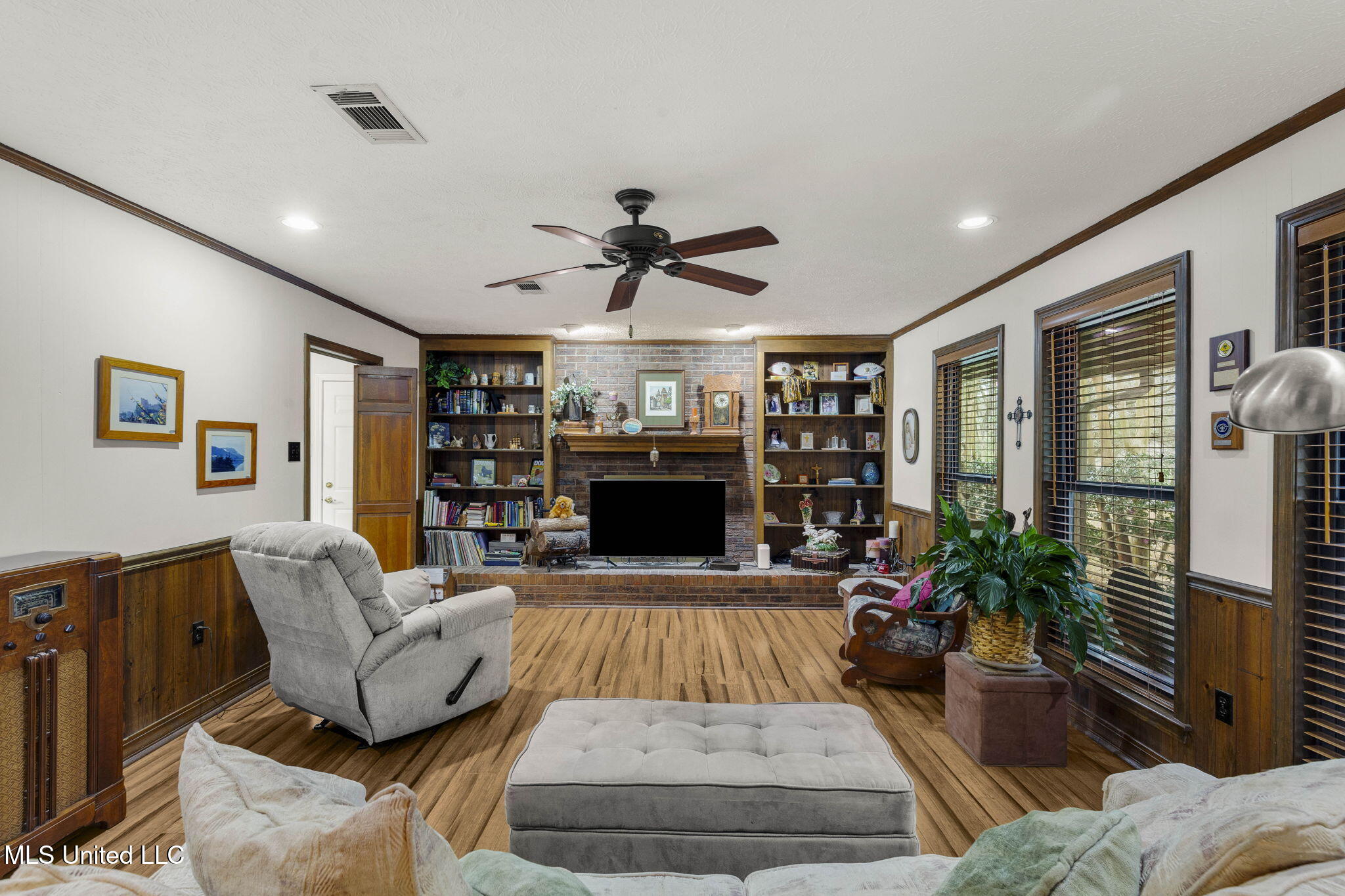 103 Wickstead Drive Clinton, MS 39056 - Photo 34 of 81 Living room 1