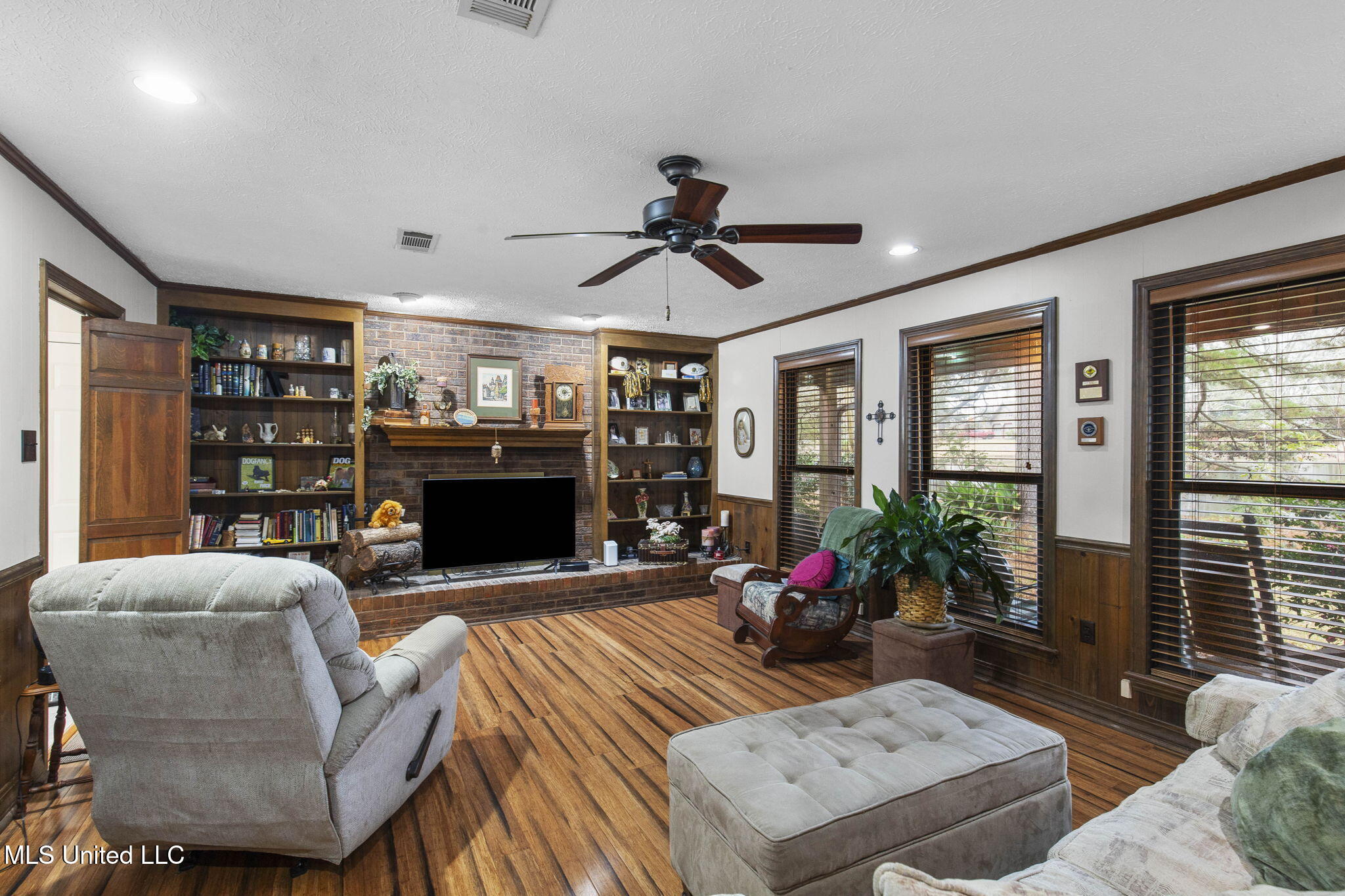 103 Wickstead Drive Clinton, MS 39056 - Photo 35 of 81 Living room 2