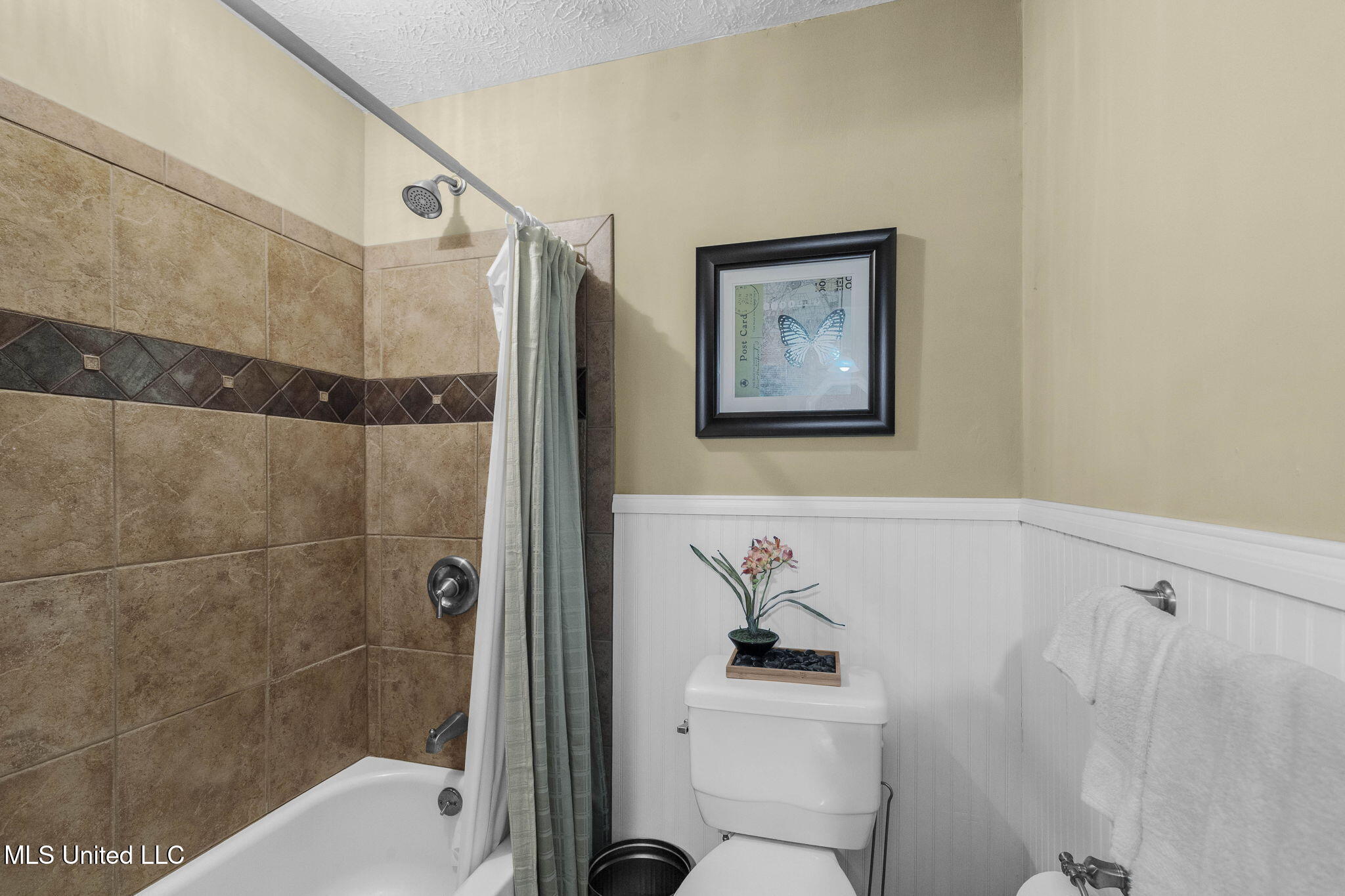 103 Wickstead Drive Clinton, MS 39056 - Photo 60 of 81 2nd bath upstairs 2