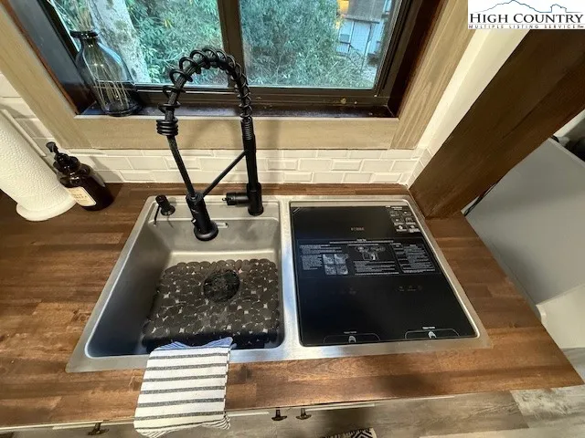 $218,900 | 76 Creekside Court, Unit B, Banner Elk, NC 28604