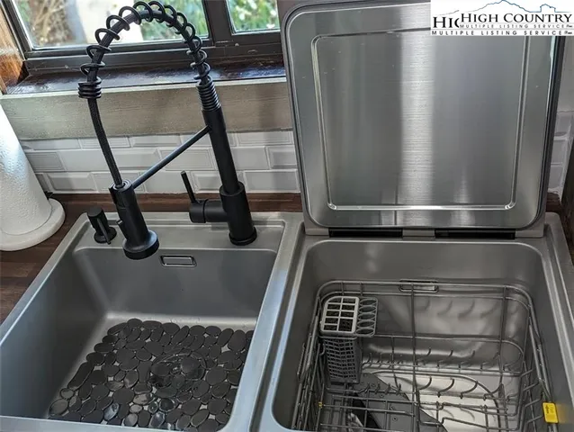 $218,900 | 76 Creekside Court, Unit B, Banner Elk, NC 28604