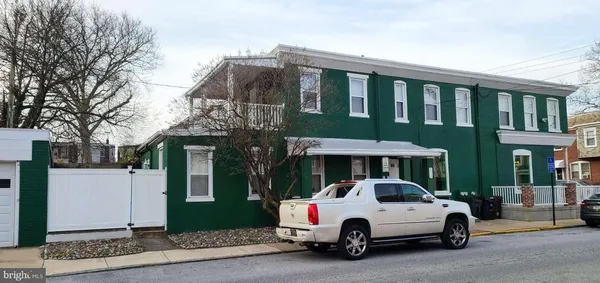 $1,350 | 918 North Clayton Street, Unit 1, Wilmington, DE 19805