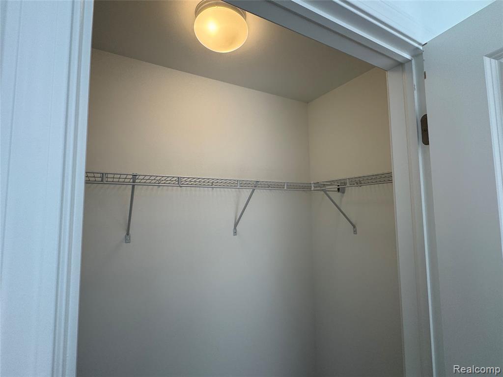 33112 Townhill Road, Unit 18 Farmington, MI 48336 - Photo 21 of 29