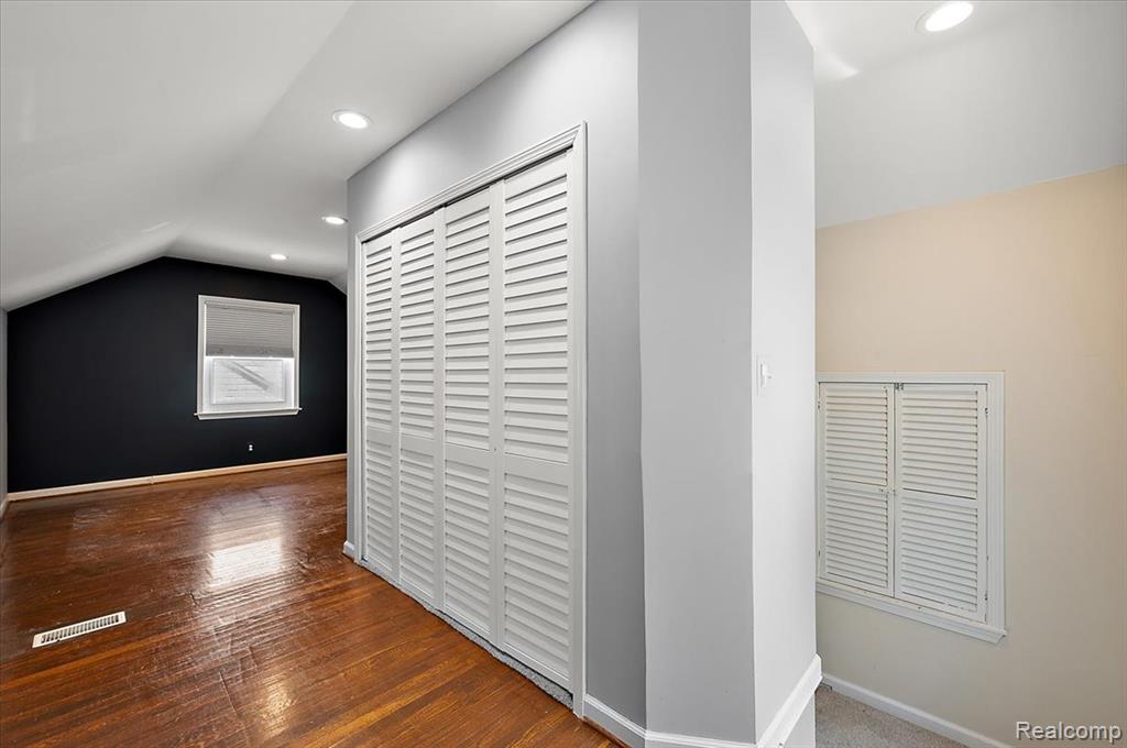 1450 Hampton Road Grosse Pointe Woods, MI 48236 - Photo 34 of 53