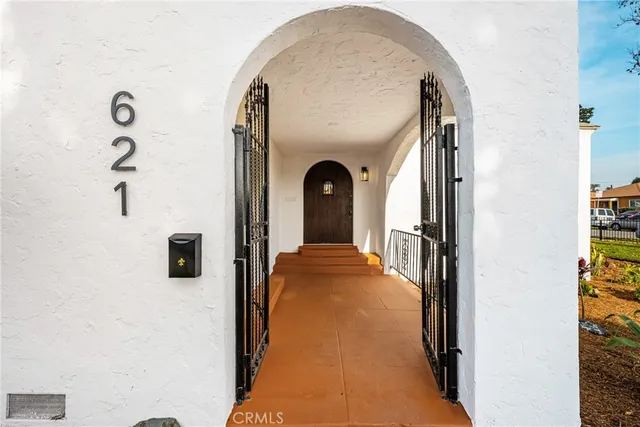 $799,900 | 621 South Burris Avenue, Compton, CA 90221
