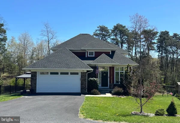 $529,900 | 112 Colonial Drive, Cross Junction, VA 22625