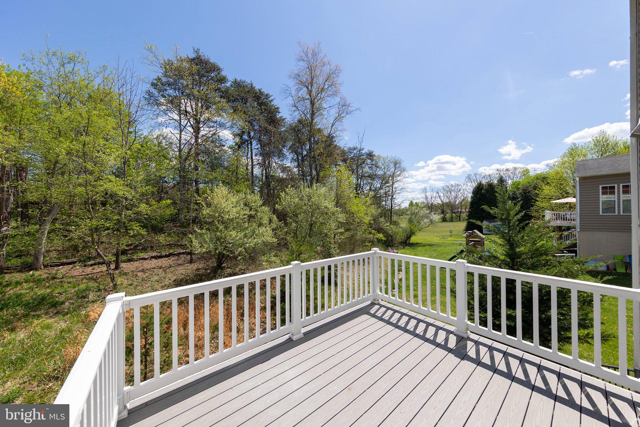 112 Colonial Drive Cross Junction, VA 22625 - Photo 40 of 45 a view of balcony with wooden floor and fence