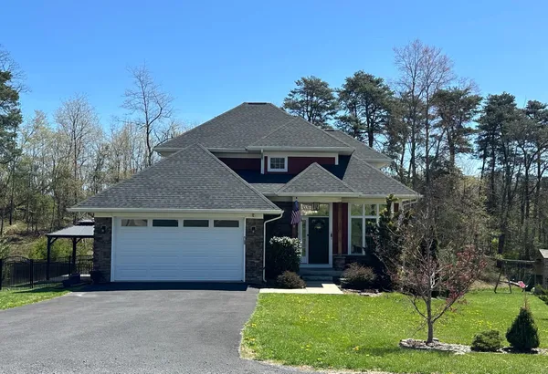 $529,900 | 112 Colonial Drive, Cross Junction, VA 22625