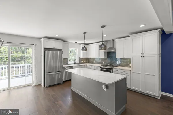 $529,900 | 112 Colonial Drive, Cross Junction, VA 22625