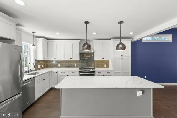 $529,900 | 112 Colonial Drive, Cross Junction, VA 22625