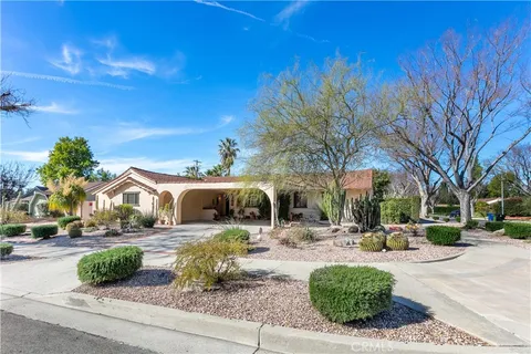 a view of outdoor space with garden view